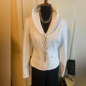 Mac & Jac white fitted blazer with bow